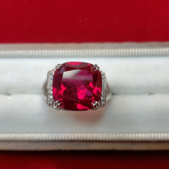 Sterling Silver Cushion Cut Cocktail Ring - Picture 1 of 6